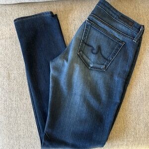 AG THE STILT Cigarette Leg 28R 
Dark denim cropped skinny